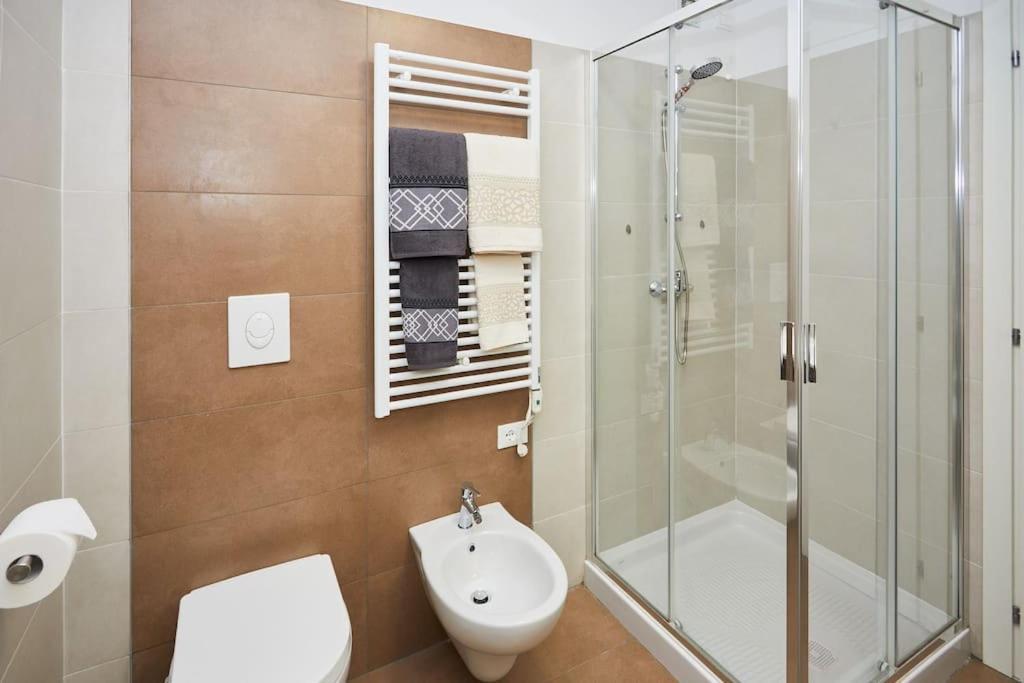 Center Aviano Comfort Suite Free Parking Wifi Kültér fotó