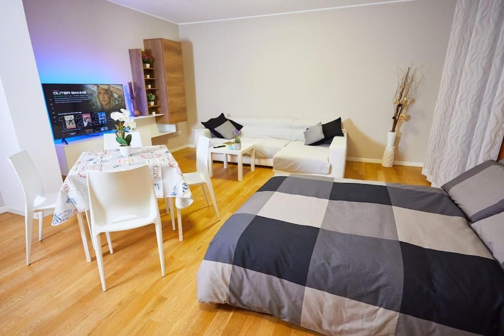 Center Aviano Comfort Suite Free Parking Wifi Kültér fotó